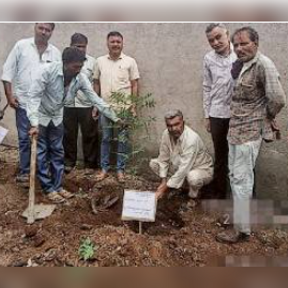 રાયપરમાં હરિરામ બાપાના આશ્રમે ગામ વર્ષમાં એક વાર ભેગુ થાય છે: 'ગામ ગામની વાત'.