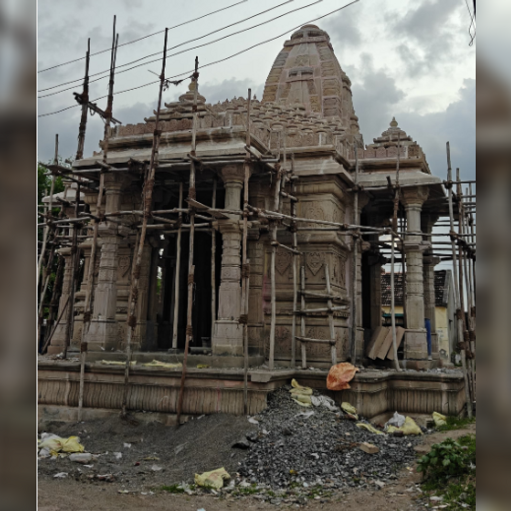 નાના લાખાણી ગામે ₹1.5 કરોડના ખર્ચે આશાપુરા માતાજીનું મંદિર બની રહ્યું છે.