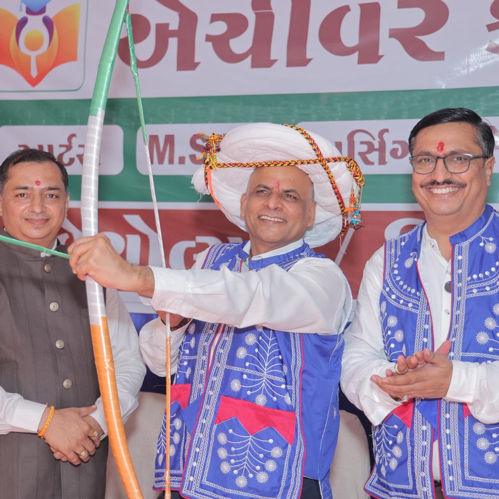 શ્રી ગોવિંદ ગુરુ યુનિવર્સિટી VC દાહોદ પ્રવાસે: પ્રવેશોત્સવ, આદિવાસી સંસ્કૃતિ ઉજવણી અને સંસ્થાઓની મુલાકાત લીધી. (VC Dahod Visit).