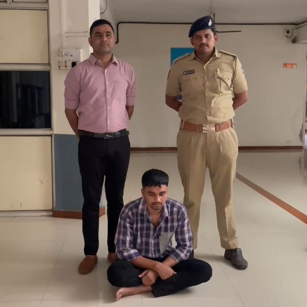NDPS એક્ટમાં વોન્ટેડ આરોપી સોયેબ શેખને નવસારી SOGએ સુરતમાંથી ઝડપી પાડ્યો.