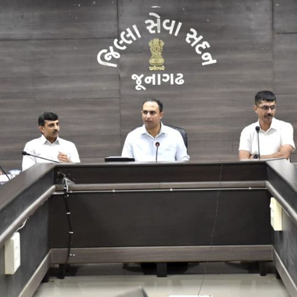 જૂનાગઢમાં 15 ઓગસ્ટની ઉજવણી માણાવદર ખાતે; 'હર ઘર તિરંગા' અભિયાનની તૈયારી, વહીવટી તંત્રની સમીક્ષા બેઠક.