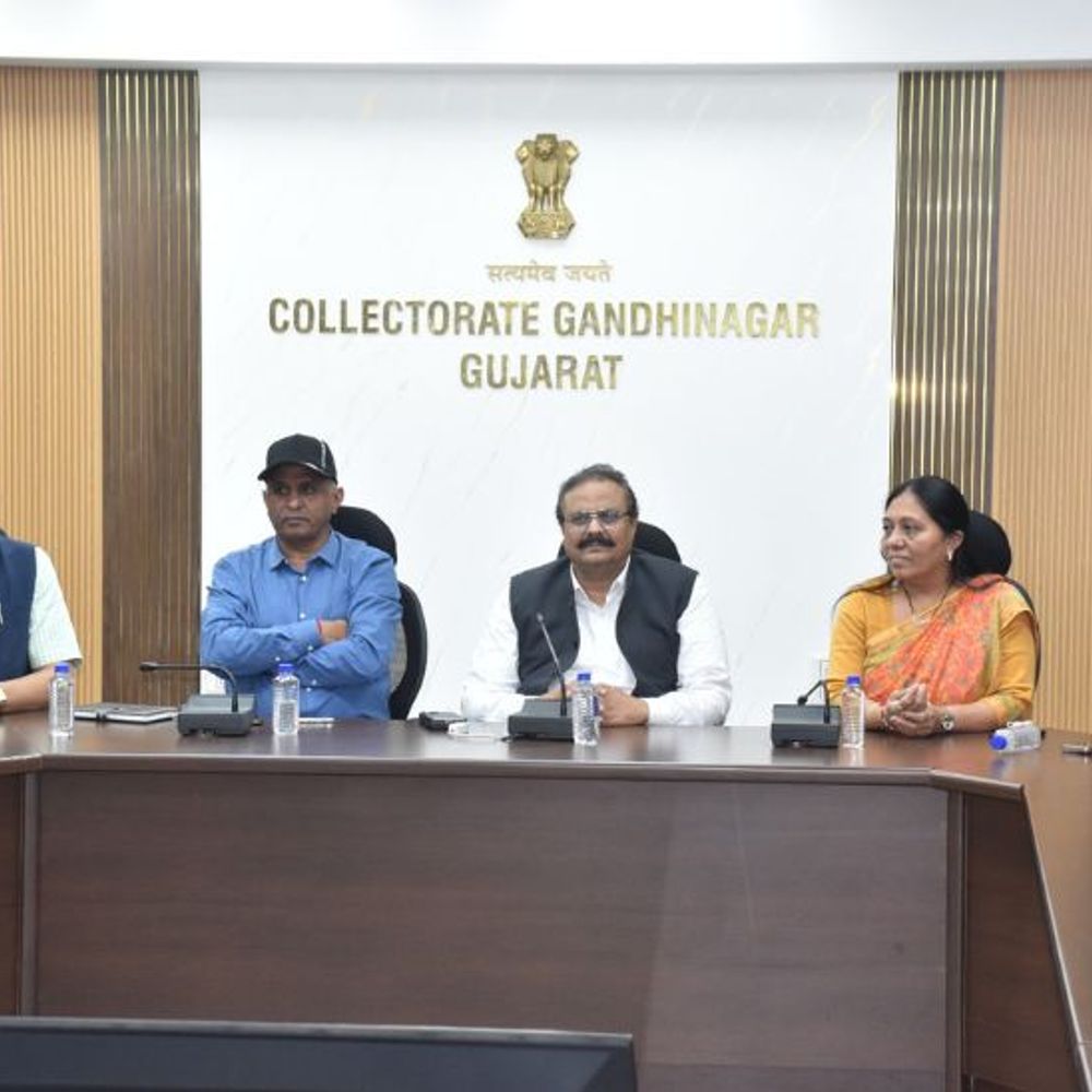 ગાંધીનગર કલેક્ટરની અધ્યક્ષતામાં સ્વતંત્રતા પર્વની ઉજવણી આયોજન બેઠક: "હર ઘર તિરંગા, હર ઘર સ્વચ્છતા" થીમ અને કાર્યક્રમો યોજાશે.