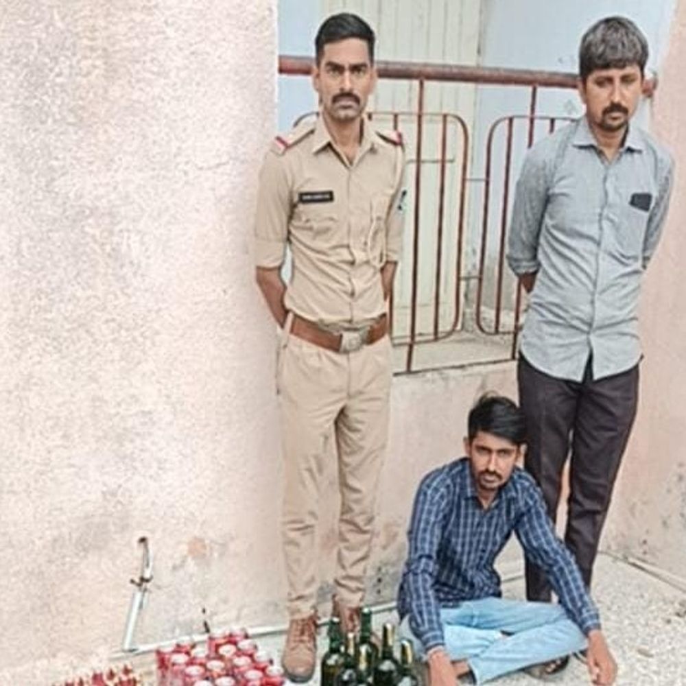 પાટડી-જૈનાબાદ રોડ પર દારૂ ઝડપાયો: રાજસ્થાનના શખ્સ પાસેથી 281 bottles વિદેશી દારૂ અને કાર સહિત 4.20 લાખનો મુદ્દામાલ જપ્ત.
