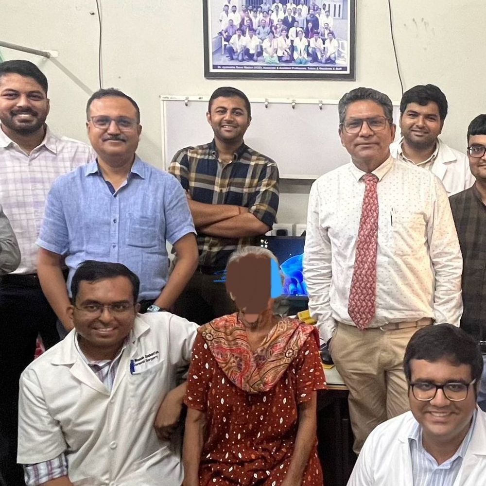 દુરબીનથી સફળ ઓપરેશન: 85 વર્ષીય વૃદ્ધાને SMIMER હોસ્પિટલમાં નવી જિંદગી મળી, ગર્ભાશય અને મળમાર્ગ બહાર હતા.