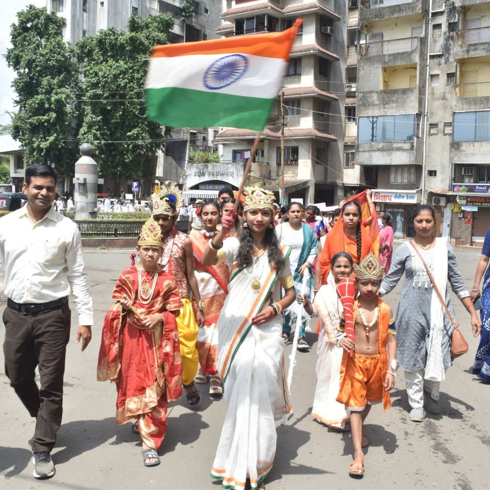 નવસારી: 900 વિદ્યાર્થીઓની ઋષિ વેશભૂષામાં સંસ્કૃત ગૌરવ યાત્રા, ધારાસભ્યએ આપી લીલી ઝંડી - સંસ્કૃત સપ્તાહની ઉજવણી.