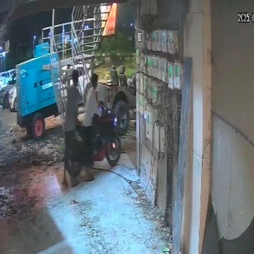ગોધરા: પરવડી ચોકડી પાસેથી Pulsar ચોરાયું, CCTVમાં કેદ, 1.86 લાખનું બાઇક ગાયબ.