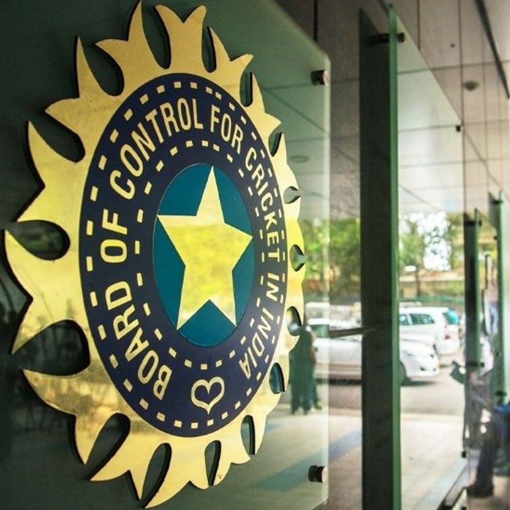 BCCIને RTIના દાયરામાં નહીં લાવવામાં આવે:સ્પોર્ટ્સ બિલનો કોઈ પ્રભાવ નથી; સરકારી ફંડ લેનારા ફેડરેશન પર નિયમો લાગુ