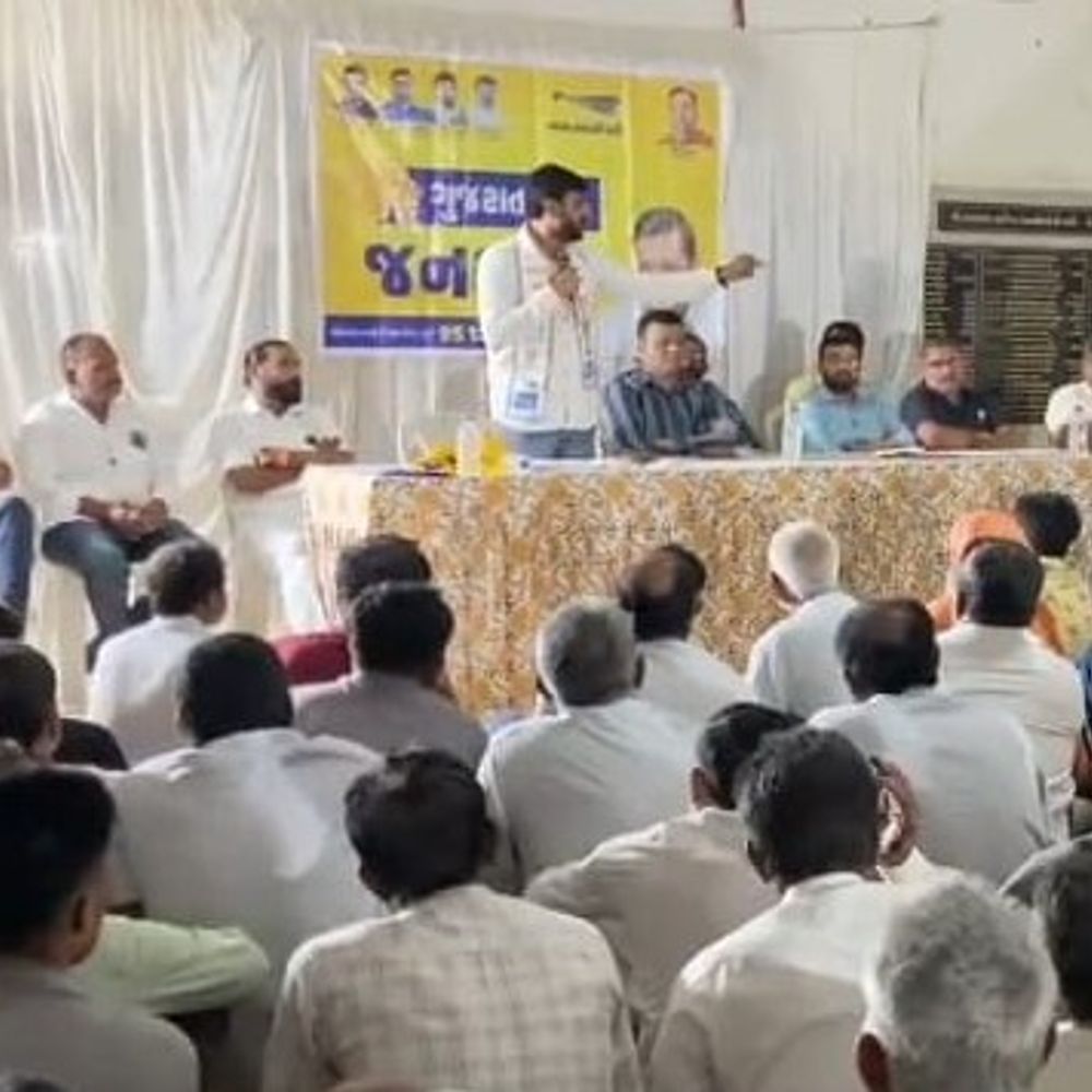 કેશોદના બાલાગામ ખાતે AAPની જનસભા યોજાઈ:કોળી સમાજના વૃદ્ધ મહિલાના લાપતા થવાના મુદ્દે પ્રવીણ રામે પોલીસતંત્ર અને ધારાસભ્ય પર આકરા પ્રહારો