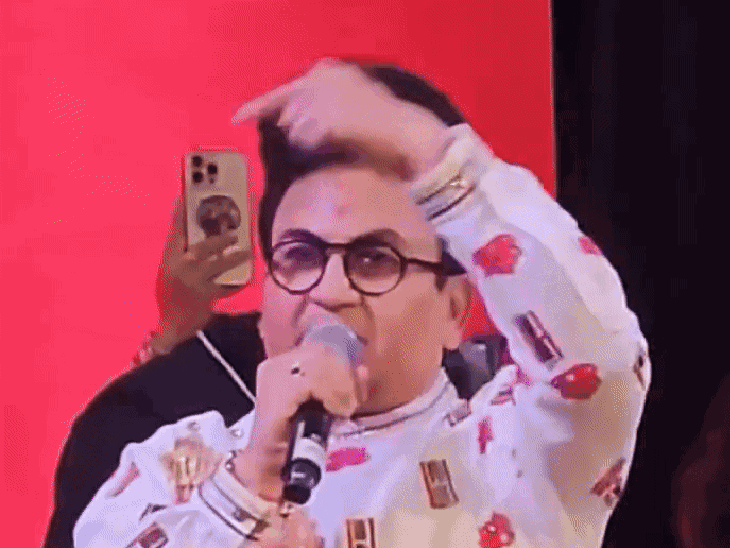'બબીતાજી..!' જેઠાલાલને જોઈ ફેન્સે ચીડવવાનું શરૂ કર્યું:દિલીપ જોશીએ હસતાં-હસતાં પાઠ ભણાવ્યો, કહ્યું- 'દયા' મળી એમાં જ રાજી રહેવાનું ભાઈ, બાકી બધું માયા છે