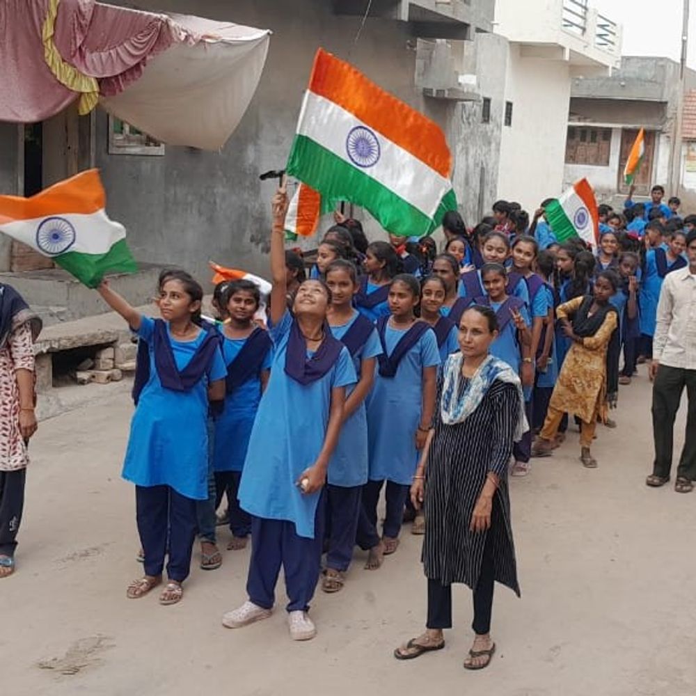 હર ઘર તિરંગા અભિયાન: સુરેન્દ્રનગર જિલ્લાની શાળાઓમાં તિરંગા રેલી, વકતૃત્વ અને ચિત્ર સ્પર્ધાઓ યોજાઈ.