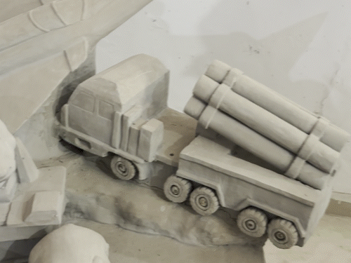 ગણેશોત્સવમાં "ઓપરેશન સિંદૂર": રફાલ, S-400, INS વિક્રાંતની પ્રતિકૃતિવાળી ગણેશ મૂર્તિઓ વડોદરાના કારીગરે તૈયાર કરી.