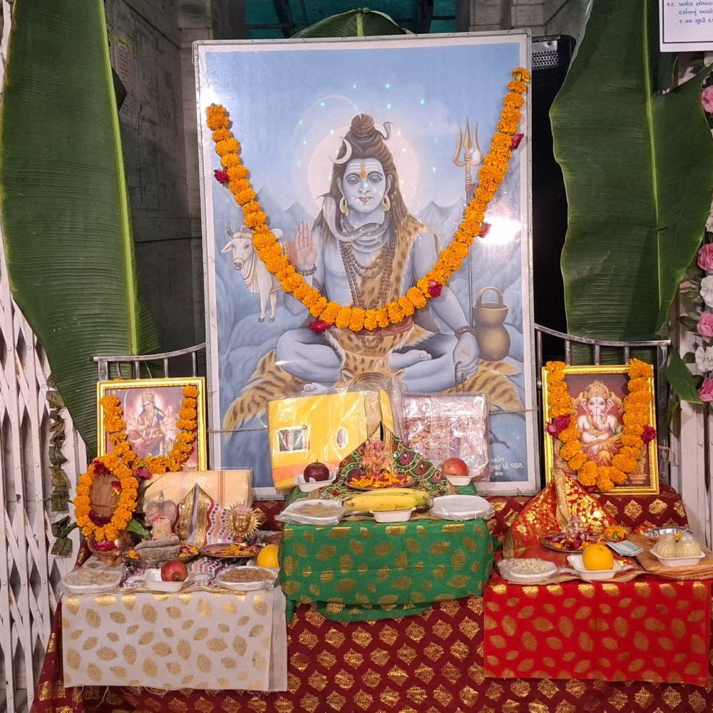 સાબરકાંઠામાં શ્રાવણ વદ તેરસે શિવ આરાધના: મંદિરોમાં શણગાર અને લઘુરુદ્ર હવનનું આયોજન.