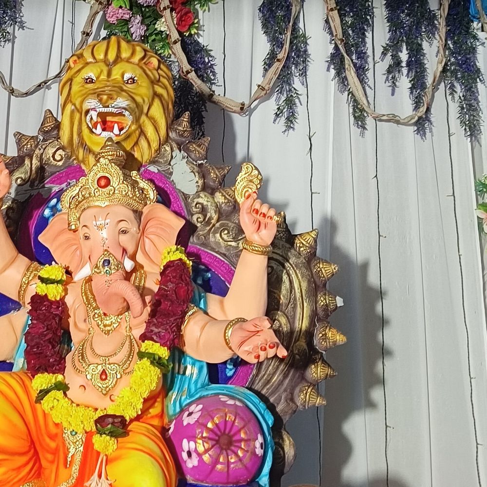 ગણેશ ઉત્સવની શરૂઆત: પાલ વિસ્તારની વીર એક્ઝોટિકા બિલ્ડિંગમાં ઢોલ-નગારા સાથે શ્રીજીનું આગમન.