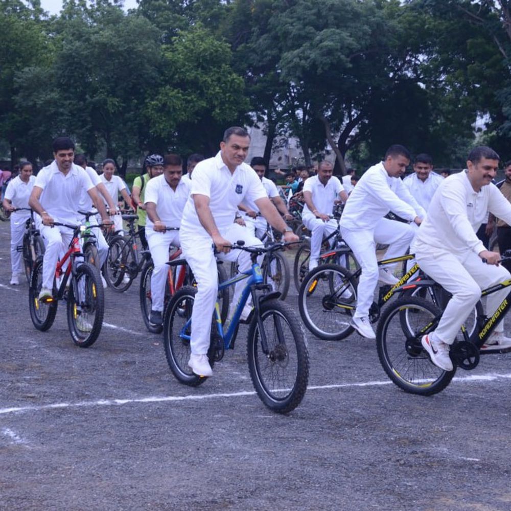 મોરબીમાં રાષ્ટ્રીય રમત દિવસે 7 KM સાયકલ રેલી: ધારાસભ્યો, અધિકારીઓ અને વિદ્યાર્થીઓ જોડાયા.
