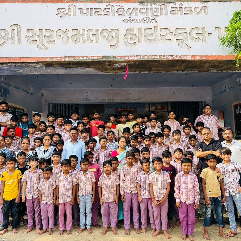 મેજર ધ્યાનચંદ જન્મજયંતિ: પાટડીમાં રમતોત્સવ, 200 વિદ્યાર્થીઓએ લીંબુ ચમચી, સંગીત ખુરશી જેવી રમતોમાં ભાગ લીધો.