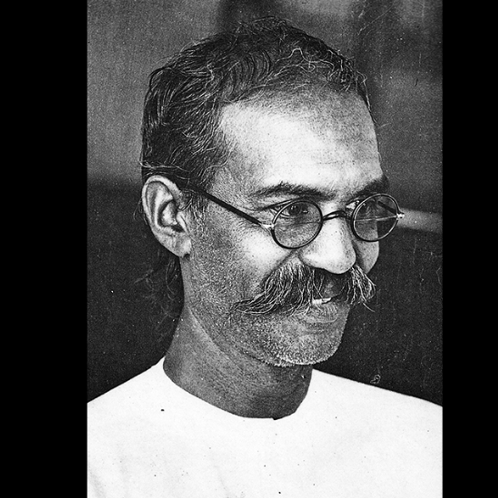 અક્ષરનો અજવાસ: શિક્ષક બનવાની ઝંખના - સારાંશ (nearly 14 words)