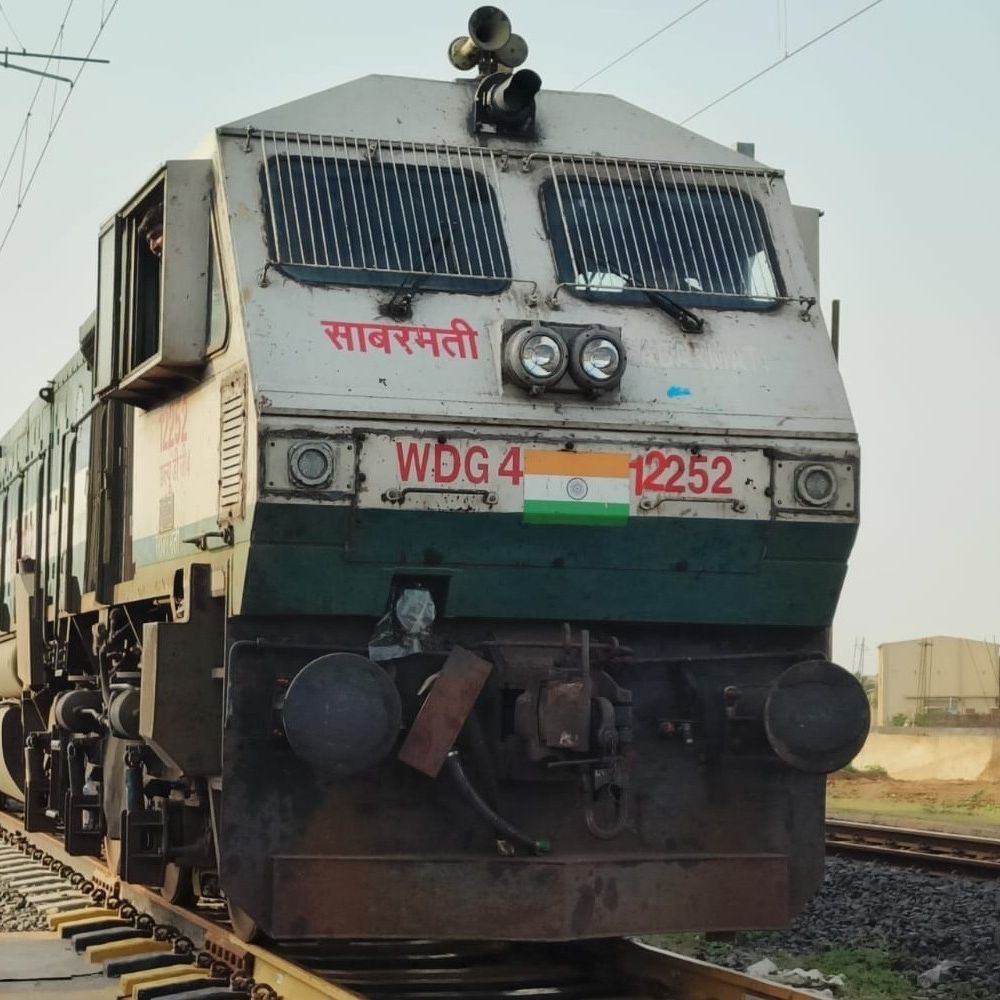 મોરબી સિરામિક ઉદ્યોગને નવી રેલ કનેક્ટિવિટી, પ્રથમ ફેરામાં 1824 ટન ટાઇલ્સ લોડ, રાજકોટ રેલવેને 5.94 લાખની આવક.