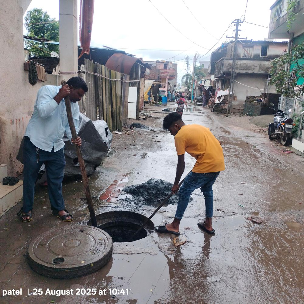 વિજલપોરમાં ઝાડા ઉલટીના 4 કેસ બાદ તાબડતોડ ડ્રેનેજ લાઈનની સફાઈ કરાઈ.