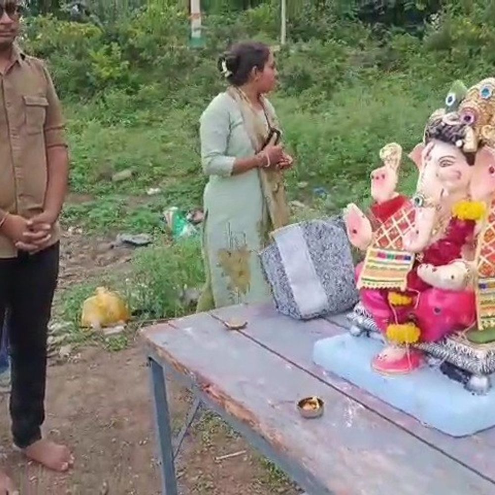 બોટાદ પોલીસની ગણેશ વિસર્જન સૂચના: ઊંડા પાણીમાં વિસર્જન ન કરો, નિયત સ્થળોનો ઉપયોગ કરો.