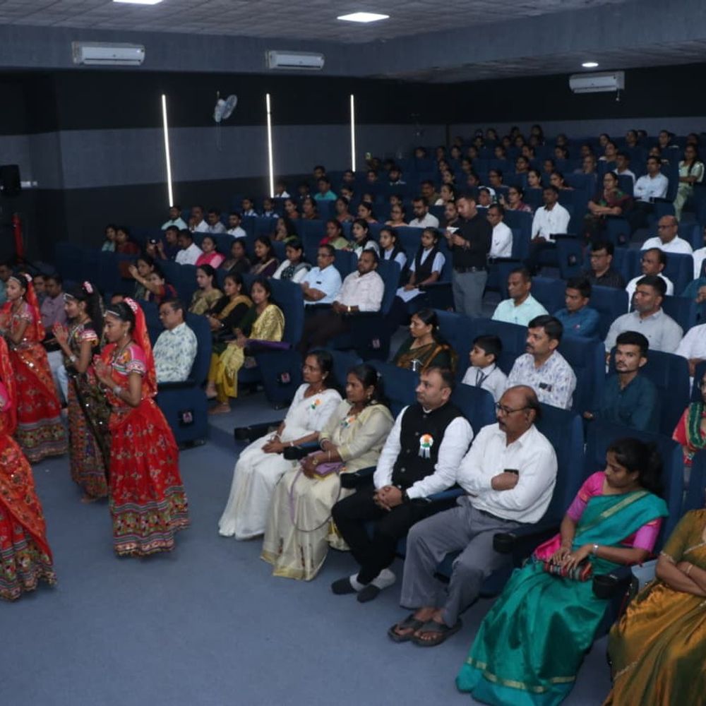 ડાંગમાં શ્રેષ્ઠ શિક્ષક સન્માન સમારોહ: ત્રણ શિક્ષકો અને તેજસ્વી વિદ્યાર્થીઓનું સન્માન, ડાંગ જિલ્લો શિક્ષણમાં PROGRESSIVE.