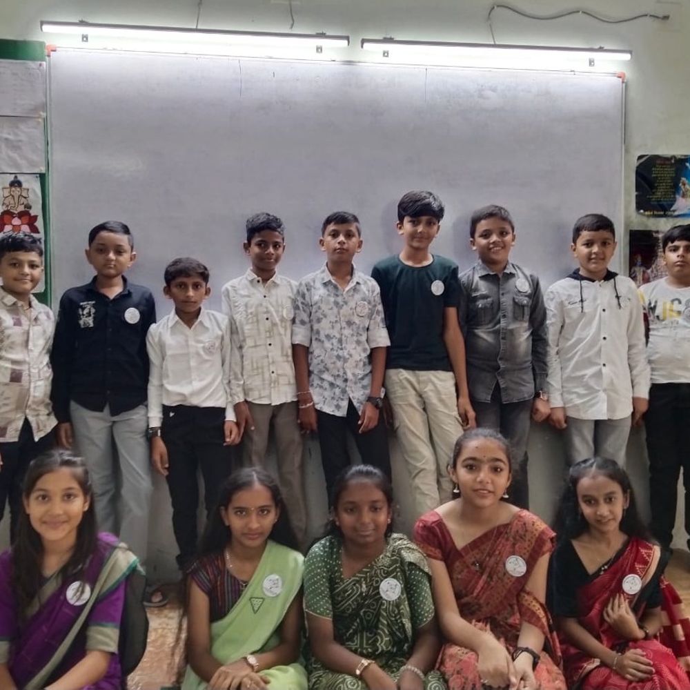 શિક્ષક દિને પાટણની શાળાઓમાં વિદ્યાર્થીઓ શિક્ષક બન્યા: Lord Krishna અને Krishna International સ્કૂલમાં તમામ જવાબદારી સંભાળી.