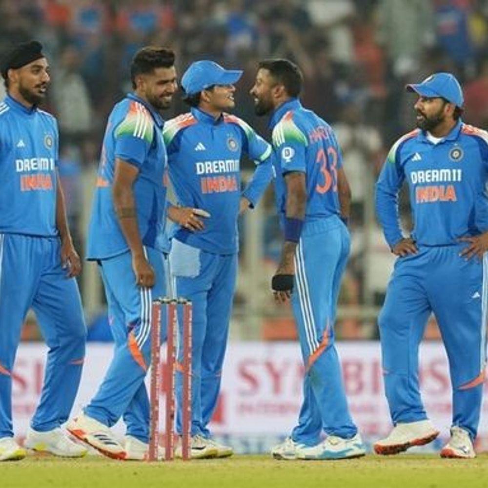 BCCIએ જર્સી સ્પોન્સરશિપના દરમાં વધારો કર્યો: દ્વિપક્ષીય મેચ માટે ₹3.5 કરોડ, પહેલાં ₹3.17 કરોડ હતા.