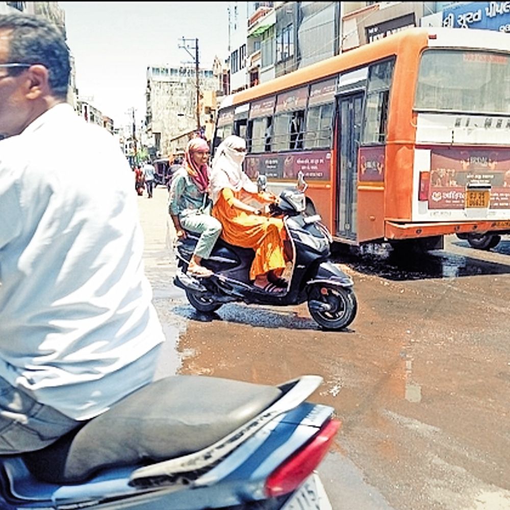 વલસાડમાં સિટી બસ સેવાના વિસ્તરણનો અભાવ: અડધી વસ્તી વંચિત. 3 વર્ષથી વિસ્તરણ ન થતા લાભ મળતો નથી.