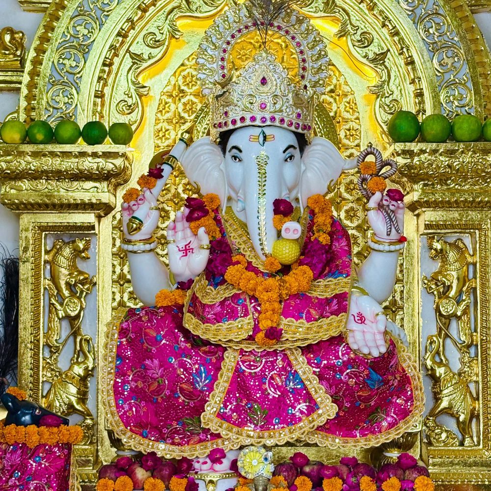 હિંમતનગર અષ્ટવિનાયક મંદિરમાં સંકટ ચતુર્થીની ઉજવણી: ગણપતિને 21 KG મોસંબી અર્પણ.