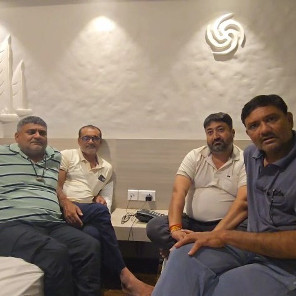 ખંભાળિયાના ચાર યુવાનો નેપાળમાં ફસાયા; કાઠમંડુની હોટલમાં સુરક્ષિત, આવતીકાલે ભારત આવશે.