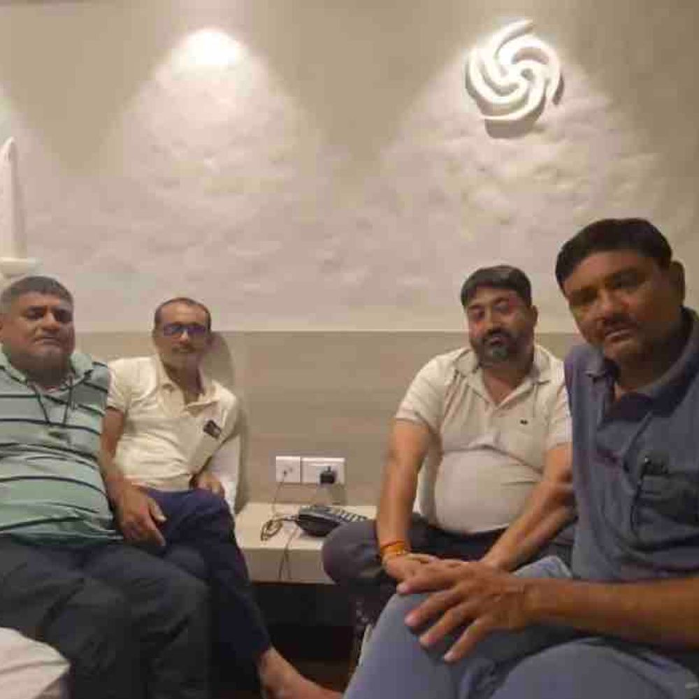 નેપાળમાં ખંભાળિયાના ચાર લોકો ફસાયા: કાઠમંડુની હોટલમાં સુરક્ષિત, આવતીકાલે ભારત પરત ફરશે.