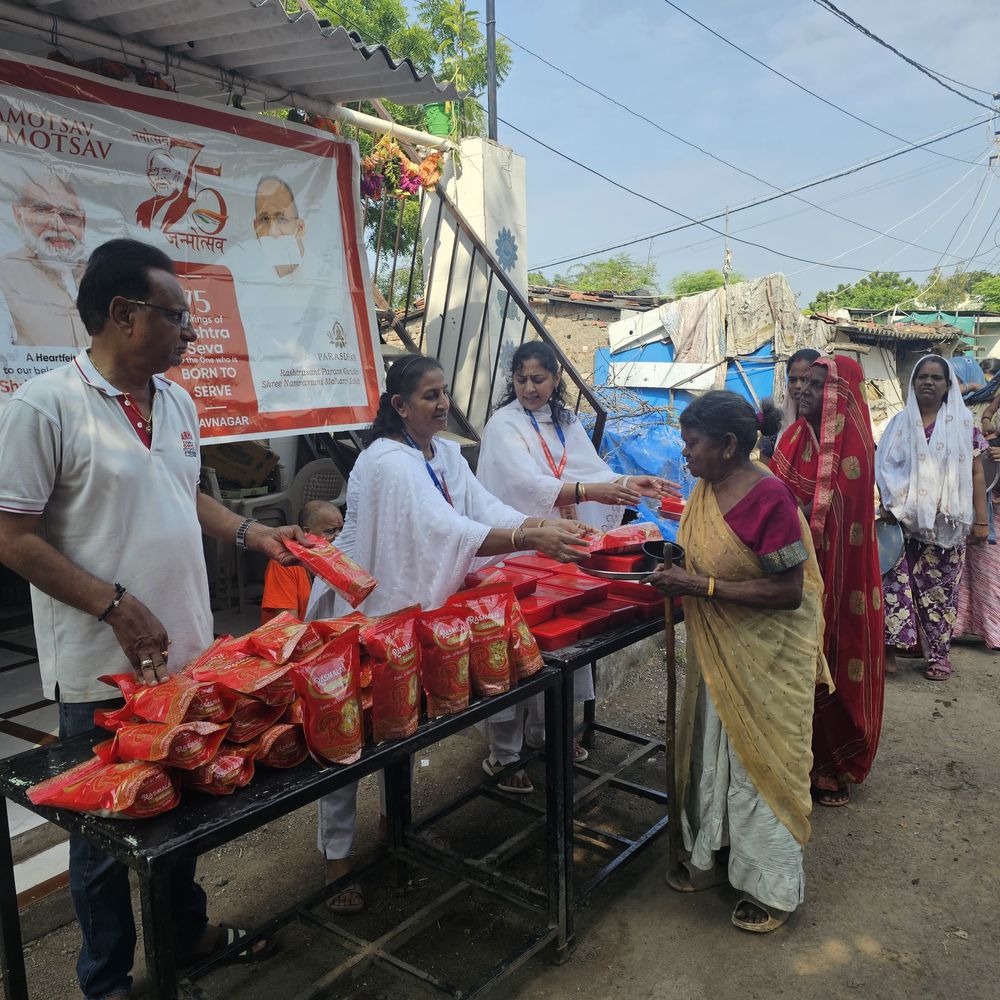 નમ્રમુનિ મહારાજના 55મા જન્મદિવસે માનવતા મહોત્સવ: દેશભરમાં 55 projects દ્વારા માનવસેવા અને જીવદયાના કાર્યો.