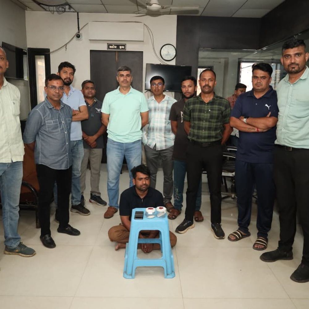ભરૂચમાં બે શખ્સો ડ્રગ્સ સાથે પકડાયા, પોલીસે ₹1.68 લાખનું Methamphetamine "No Drugs" અભિયાન હેઠળ જપ્ત કર્યું.