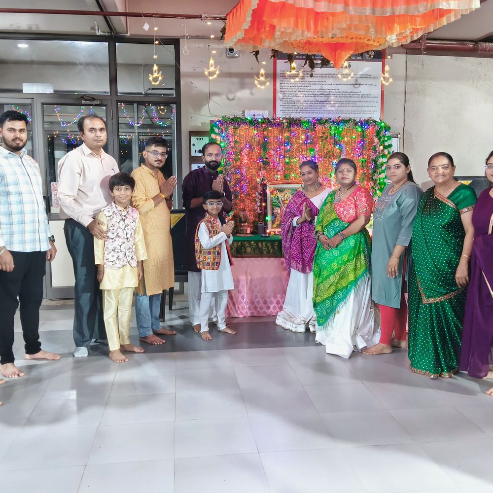 સત્સંગ ફ્લોરામાં નવરાત્રિના પાંચમા દિવસે સ્કંદમાતાની આરાધના અને ઉલ્લાસભેર ઉજવણી.