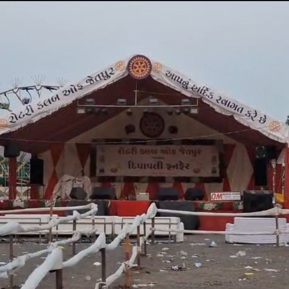 જેતપુરમાં દીપાવલી મેળામાં 'બ્રેક ડાન્સ' રાઈડ તૂટતાં દંપતીને ગંભીર ઇજા, મેળામાં અફરાતફરી મચી, રાઈડ સુરક્ષા પર સવાલ.