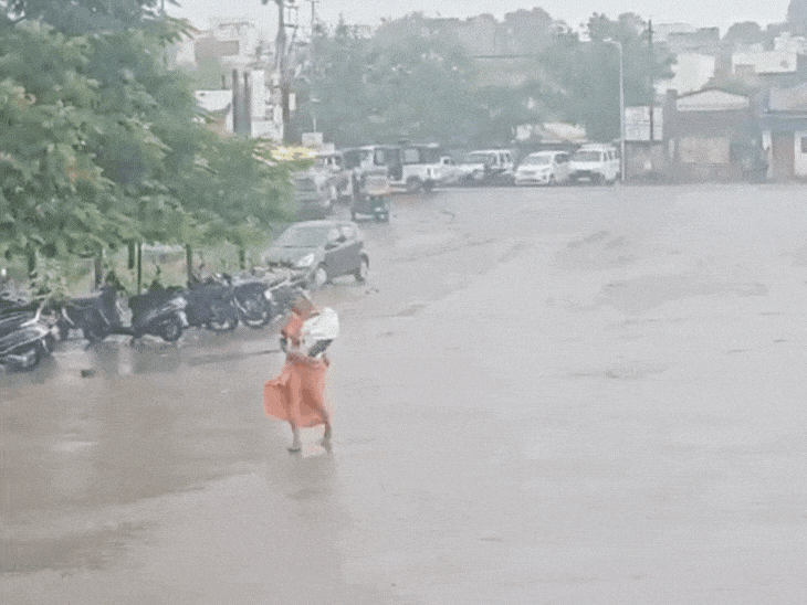 બે દિવસ વરસાદની આગાહી, અરબી સાગરની SYSTEM નબળી, દરિયાકાંઠે 40-50 KMની ઝડપે પવન ફૂંકાવાની સંભાવના.