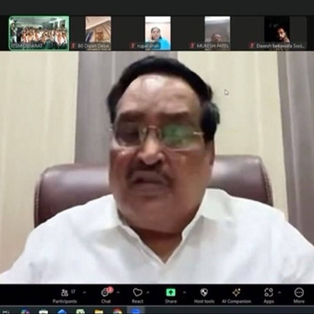 બિહાર ચૂંટણીને લઈ સુરતમાં ગરમાવો: પાટીલનો PK પર પલટવાર, સ્થળાંતરને જંગલરાજનું પરિણામ ગણાવ્યું.