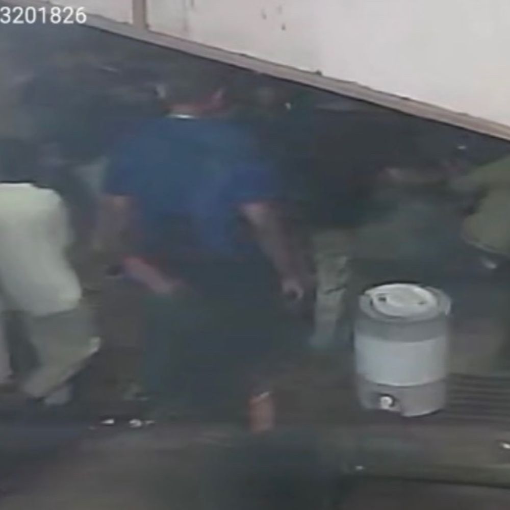 ડીંડોલીમાં અંગત અદાવતમાં 24 વર્ષીય યુવાન પર જીવલેણ હુમલો, CCTV ફૂટેજ મળ્યા.