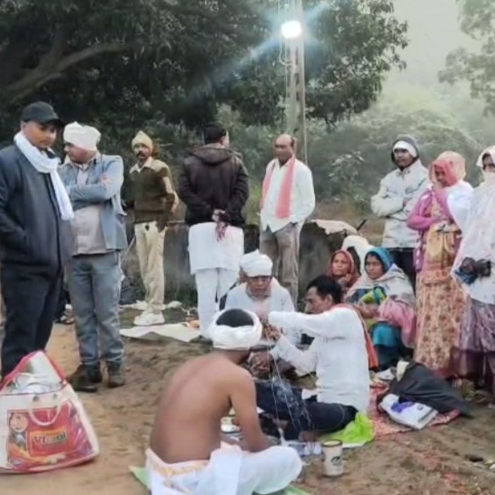 શામળાજી નાગધરો કુંડ: ભક્તો દ્વારા પિતૃમોક્ષ માટે તર્પણ, કારતક ચૌદશ-પૂનમે અસ્થિ વિસર્જન, પિંડદાન અને સ્નાન માટે શ્રદ્ધાળુઓ ઉમટ્યા.