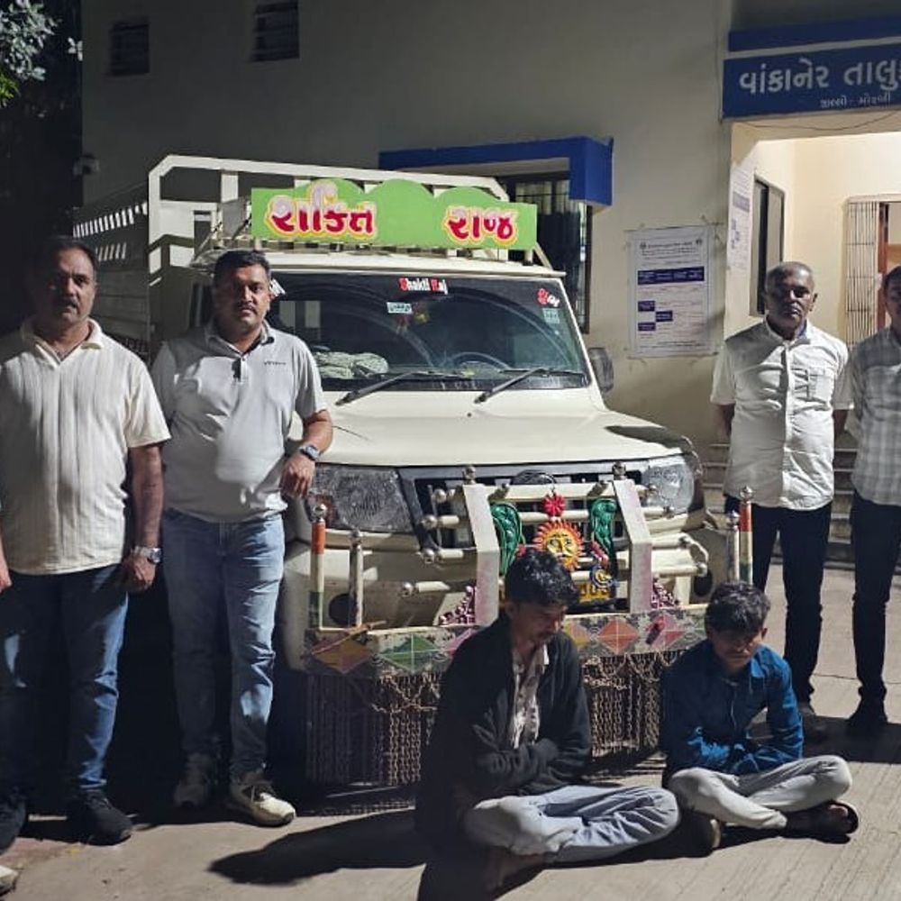 વાંકાનેર પાસે દારૂ-બિયર ભરેલી બોલેરો સાથે બે પકડાયા, રૂ. 22.18 લાખનો મુદ્દામાલ જપ્ત.