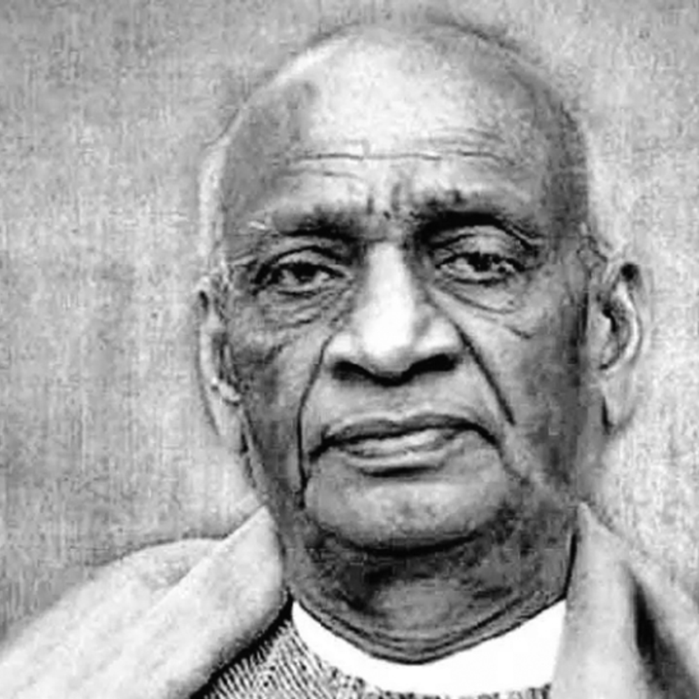 **તવારીખની તેજછાયા: સોમનાથનો સ્વીકાર અને અયોધ્યાનો અસ્વીકાર કેમ?: સારાંશ**