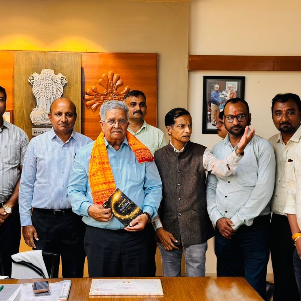 ગુજરાત શિક્ષક સંઘની મંત્રીઓ-અધિકારીઓ સાથે મેડિકલ હેલ્થ કાર્ડ, પેન્શન મુદ્દે ચર્ચા.