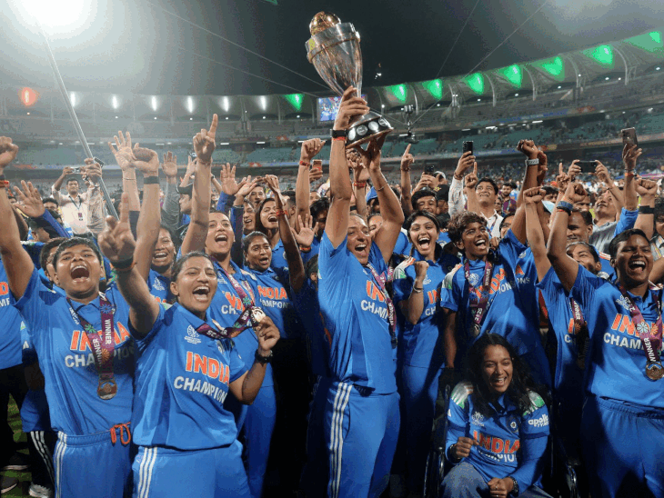 વર્લ્ડ ચેમ્પિયન ભારતીય મહિલા ટીમ PM મોદીને મળશે; સ્પેશિયલ ફ્લાઇટથી દિલ્હી પહોંચી