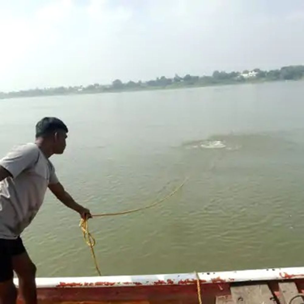 કબીરવડ પાસે નર્મદા નદીમાં ડૂબી જવાથી નેત્રંગના 19 વર્ષીય યુવાન આદર્શ વસાવાનું મોત.