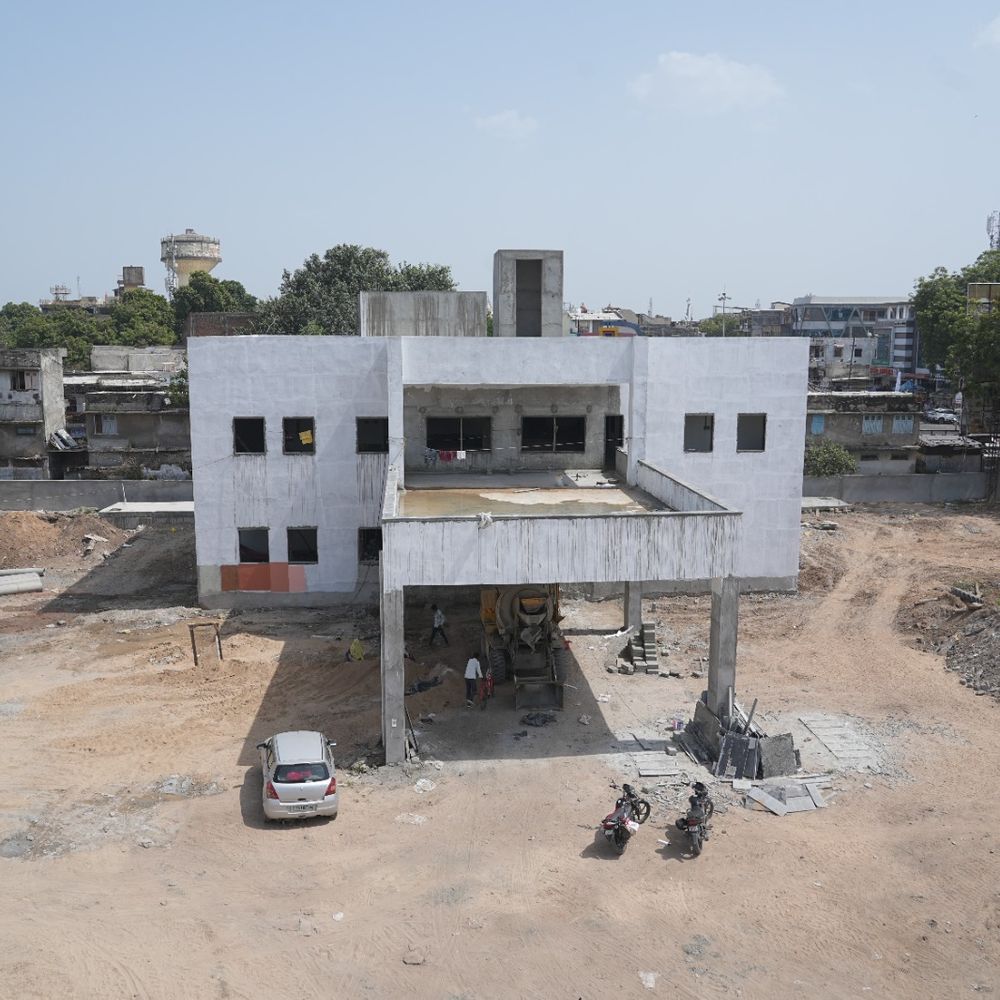 <> મહેસાણા સ્ટેશનનું નવીનીકરણ: 40 ફૂટ રૂફ પ્લાઝા, 2 ફૂટ બ્રિજ, લિફ્ટ, AC વેઇટિંગ રૂમ અને અન્ય સુવિધાઓ