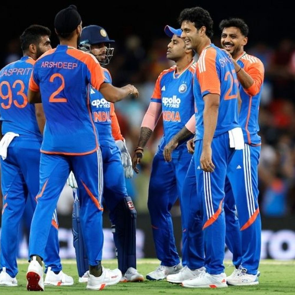 ભારત-ઓસ્ટ્રેલિયા વચ્ચેની T20 મેચ રોમાંચક થઈ:AUSને 24 બોલમાં 54 રનની જરૂર; ઈન્ડિયાને 4 વિકેટની જરૂર; વરુણે મેક્સવેલને બોલ્ડ કર્યો