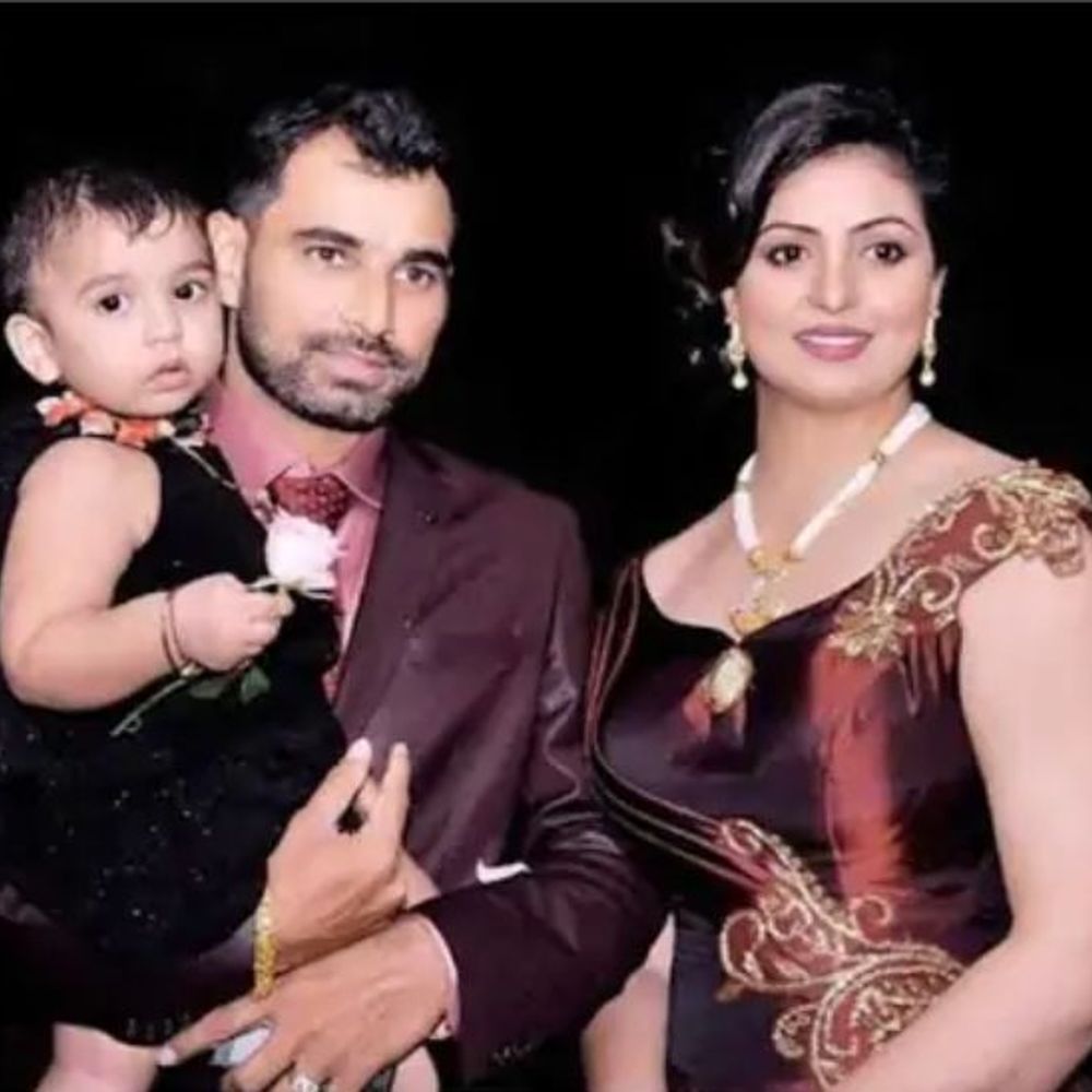 મહિને 4 લાખ નહીં, 10 લાખ આપો...:શમીની પત્ની સુપ્રીમ કોર્ટ પહોંચી, કોર્ટે પૂછ્યું- આટલું ભરણપોષણ ઓછું પડે છે?; બંગાળ સરકાર-ક્રિકેટરને નોટિસ ફટકારી