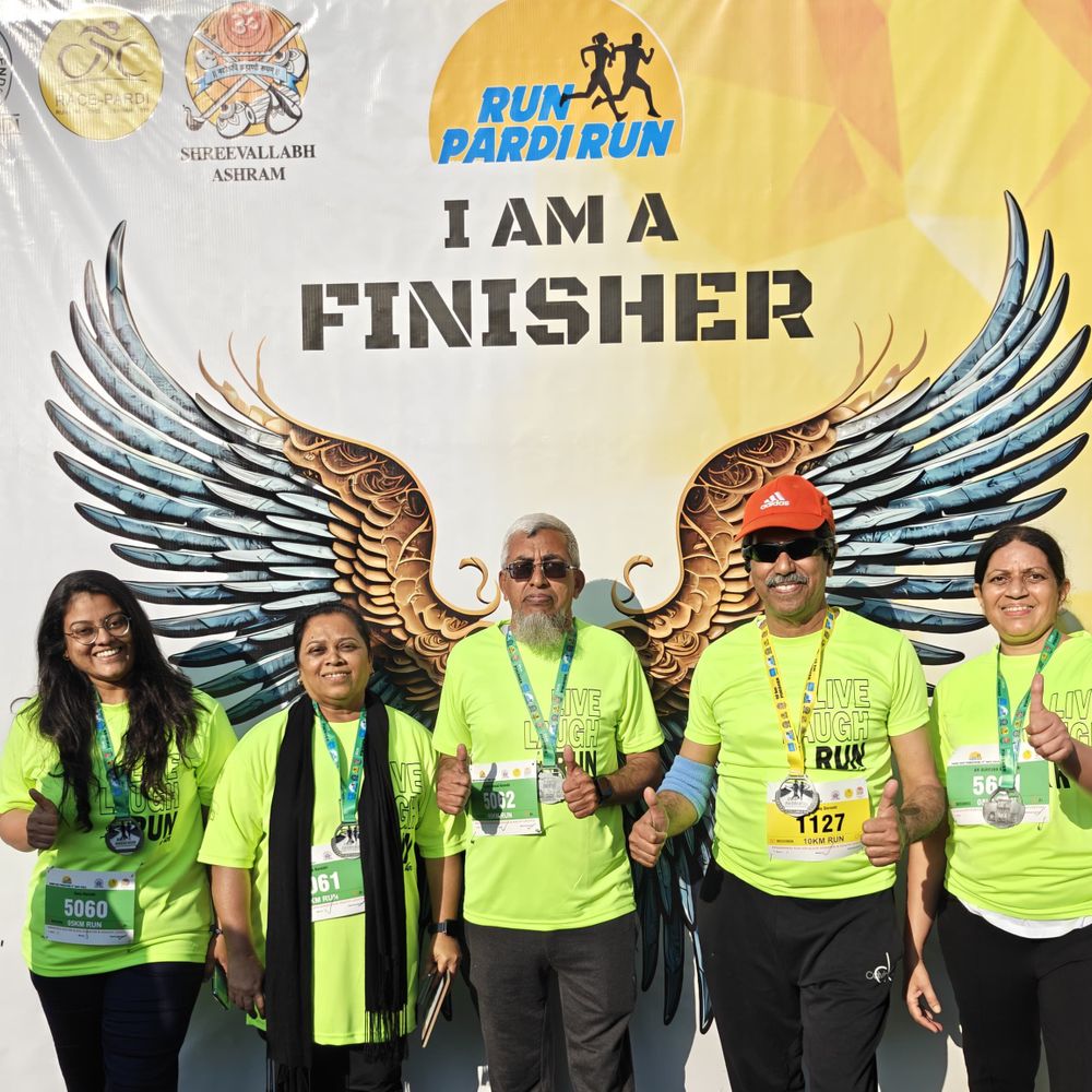 રેસર્સ ગ્રૂપ પારડી હાફ મેરેથોન: 1100+ દોડવીરો જોડાયા, 'તંદુરસ્ત પારડી'નો સંદેશ.