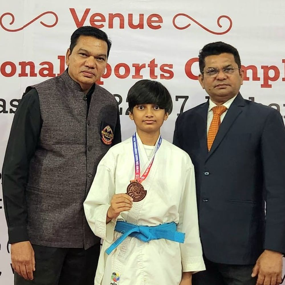 સાબરકાંઠાના ત્રણ ખેલાડીઓએ નાસિકમાં વેસ્ટ ઝોન કરાટે ચેમ્પિયનશીપમાં ગોલ્ડ, સિલ્વર અને બ્રોન્ઝ મેડલ જીત્યા.