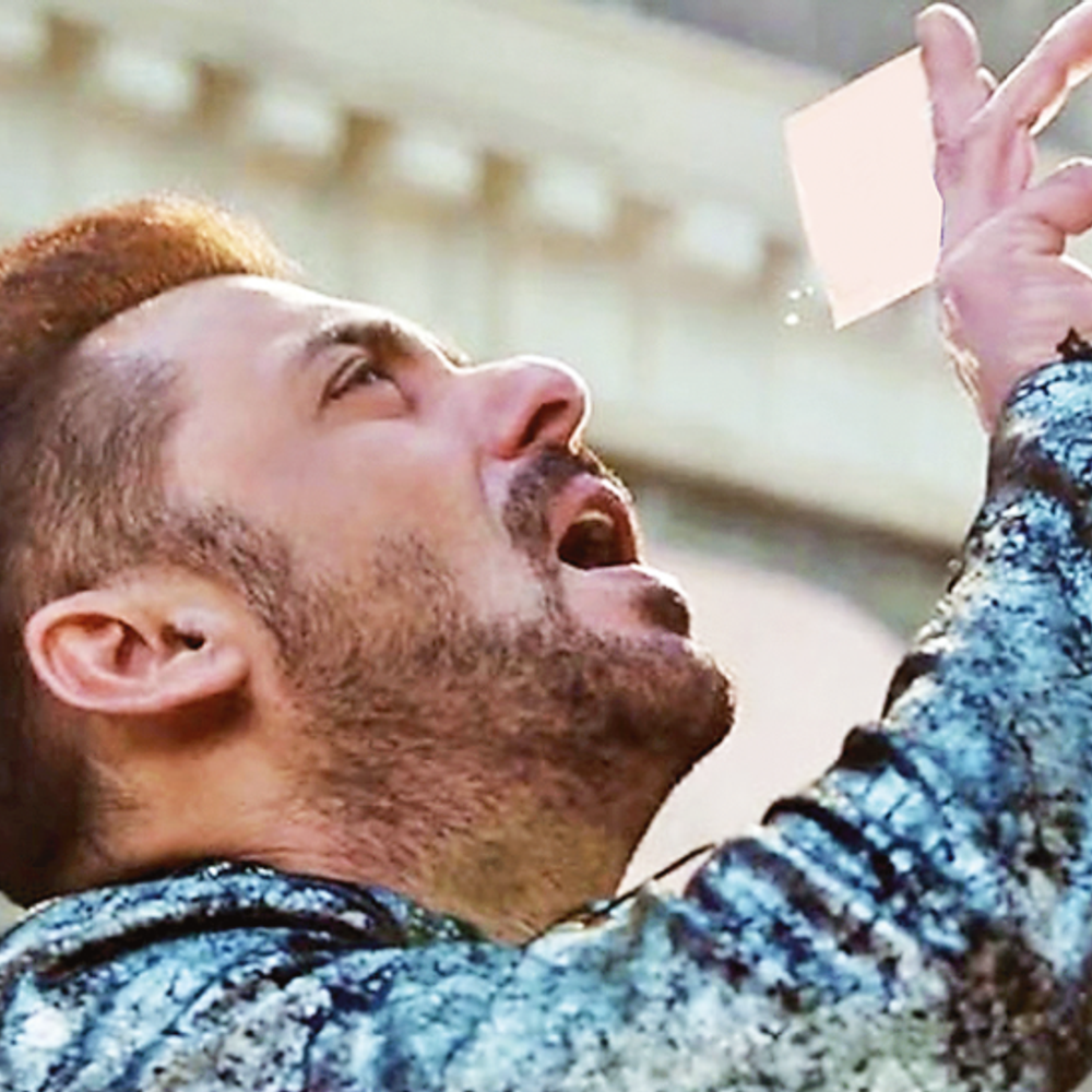 સરોગેટ એડ્સનું તિકડમ! સેલિબ્રિટીઝ અને કંપનીઓ દ્વારા નૈતિકતાને નેવે મૂકીને કરાતી જાહેરાતોનો પર્દાફાશ.