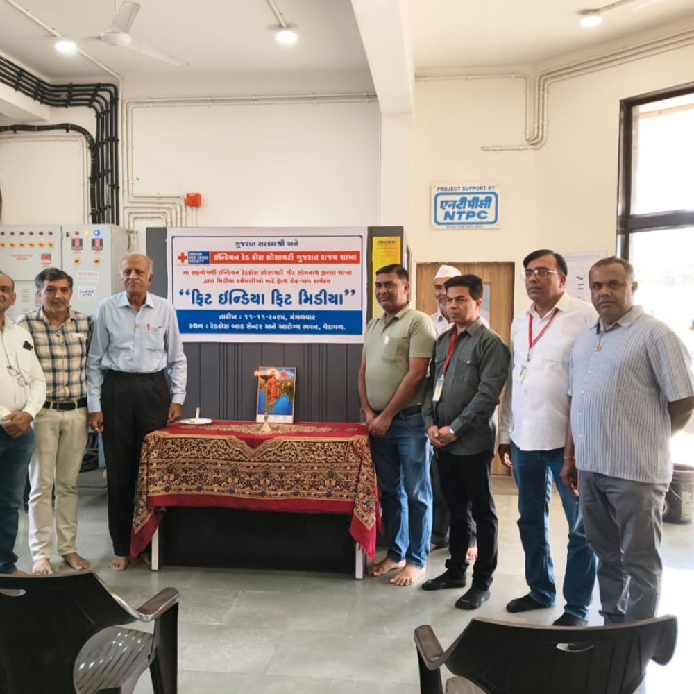 ગીર સોમનાથમાં પત્રકારો માટે નિઃશુલ્ક આરોગ્ય કેમ્પ યોજાયો, જેમાં 'ફીટ મીડિયા' અભિયાન હેઠળ 26 પત્રકારોની તપાસ કરાઈ.